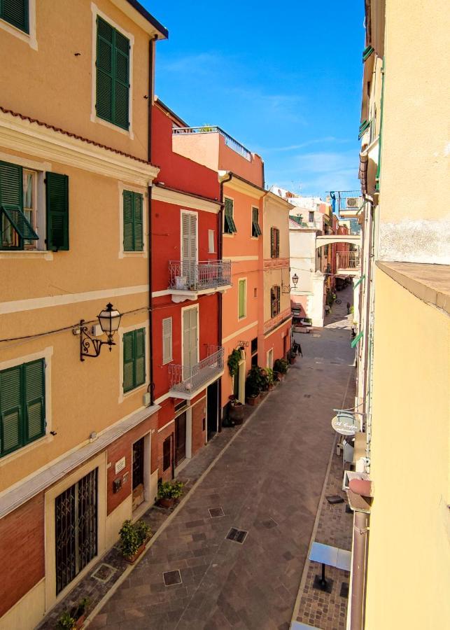 Daire La Cortese - By Ligooria Pietra Ligure